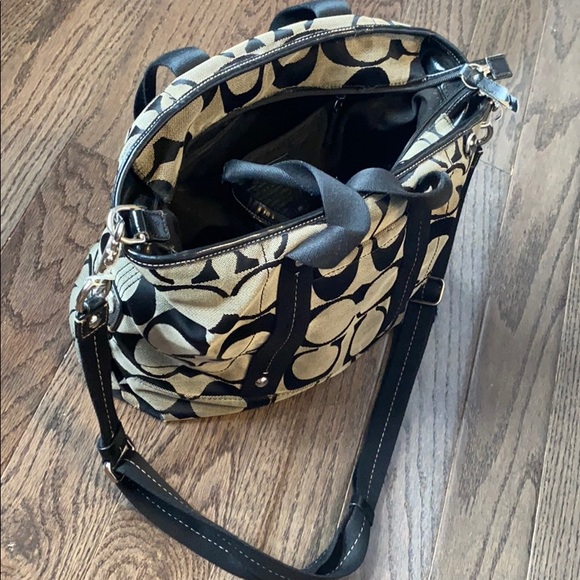 Authentic coach bag. - Picture 3 of 10